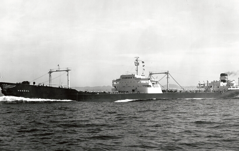 1954年，在長(zhǎng)崎造船廠制造的當(dāng)時(shí)世界最大的油輪之一“VEEDOL”號(hào)