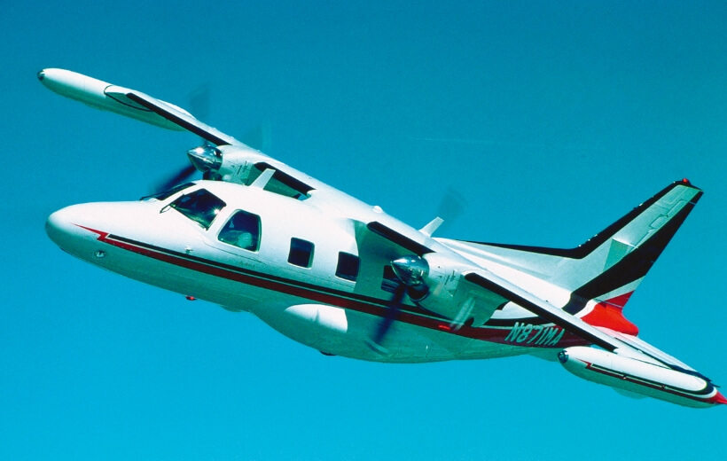 1963 年，第一架MU-2A小型多用途飛機(jī)，首次成功飛行